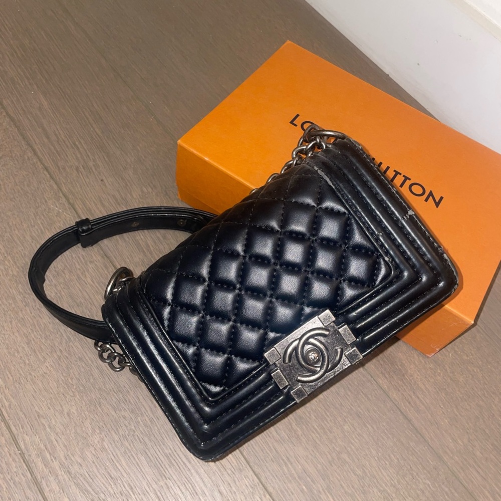Chanel le boy bag style